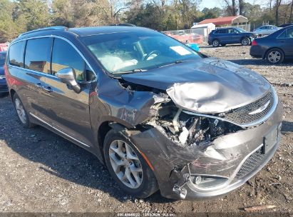 Photo CHRYSLER pacifica limited.