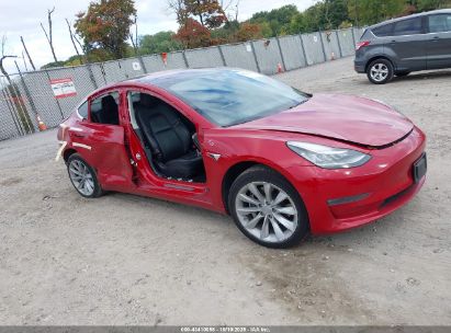 Photo TESLA model 3 long range/mid range.