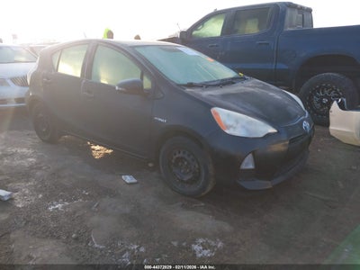 Photo TOYOTA prius c two.