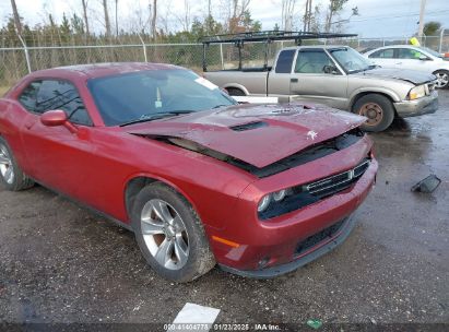 Photo DODGE challenger sxt.