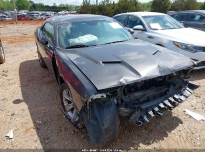 Photo DODGE challenger sxt.