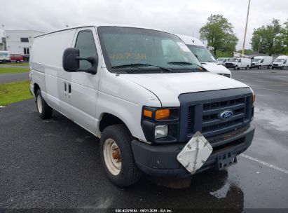 Photo FORD e-150 commercial/recreational.