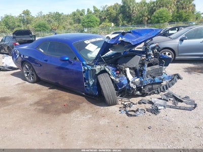 Photo DODGE challenger sxt.