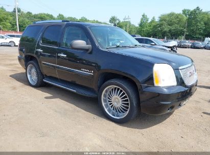 Photo GMC yukon denali.