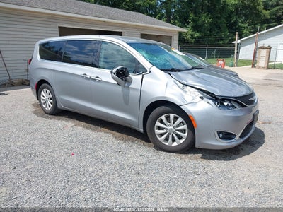 Photo CHRYSLER pacifica touring plus.