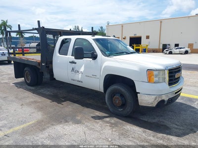 Photo GMC sierra 3500 chassis work truck.