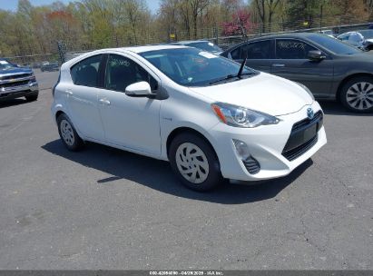 Photo TOYOTA prius c two.