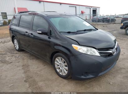 Photo TOYOTA sienna limited v6 7 passenger.