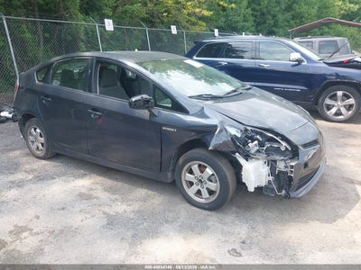 Photo TOYOTA prius two.