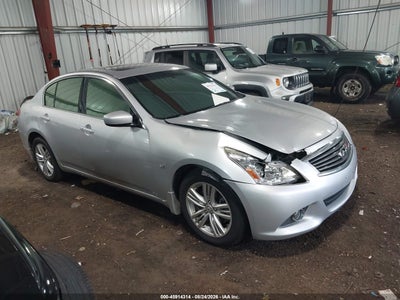 Photo INFINITI q40  .
