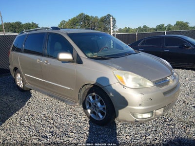 Photo TOYOTA sienna xle limited.