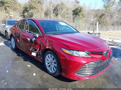 Photo TOYOTA camry le.
