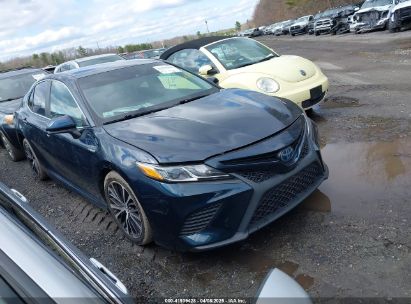 Photo TOYOTA camry hybrid se.