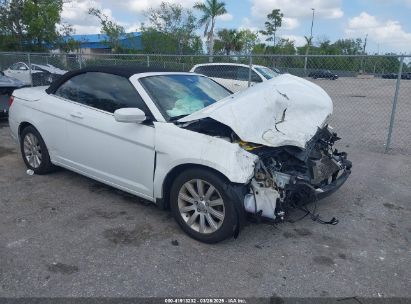 Photo CHRYSLER 200 touring.