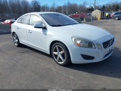 Photo VOLVO s60 t5/t5 platinum/t5 premier/t5 premier plus.