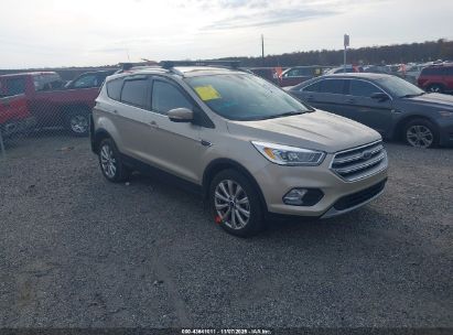 Photo FORD escape titanium.