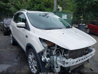 Photo FORD escape titanium.