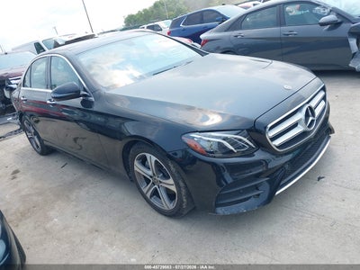 Photo MERCEDES-BENZ e 300 4matic.