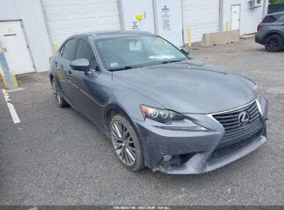 Photo LEXUS is 250  .