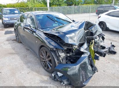 Photo LEXUS is 350 f sport.