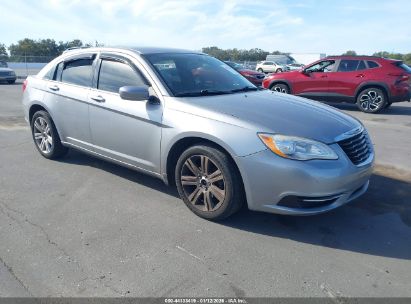 Photo CHRYSLER 200 touring.