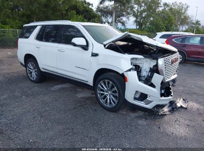 Photo GMC yukon 2wd denali.