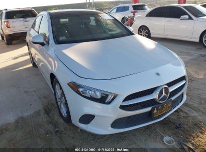 Photo MERCEDES-BENZ a-class  .