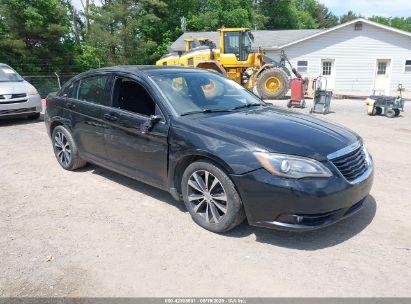 Photo CHRYSLER 200 touring.
