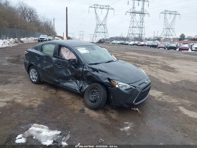 Photo TOYOTA yaris l.