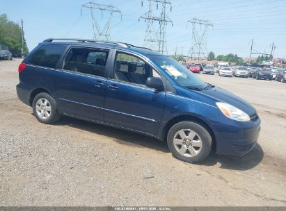 Photo TOYOTA sienna le.