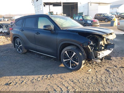 Photo TOYOTA highlander xse.