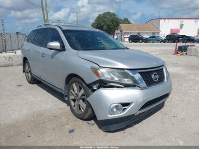 Photo NISSAN pathfinder platinum.