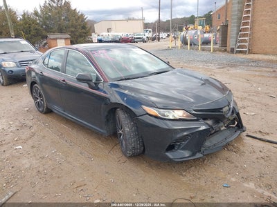 Photo TOYOTA camry se.