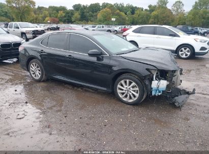 Photo TOYOTA camry le.