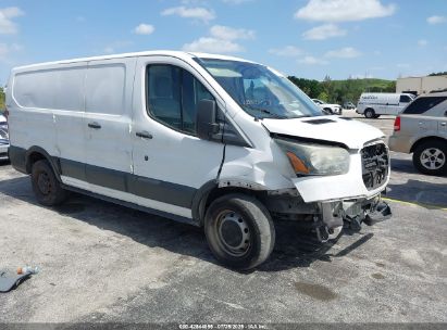 Photo FORD transit-150  .