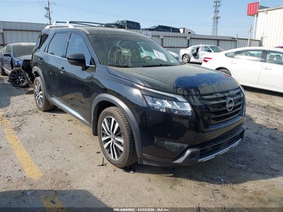 Photo NISSAN pathfinder platinum fwd.