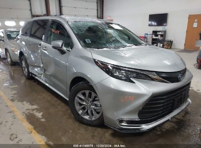 Photo TOYOTA sienna xle.