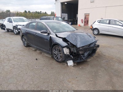 Photo KIA forte gt-line.