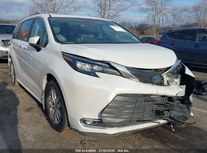 Photo TOYOTA sienna xle.