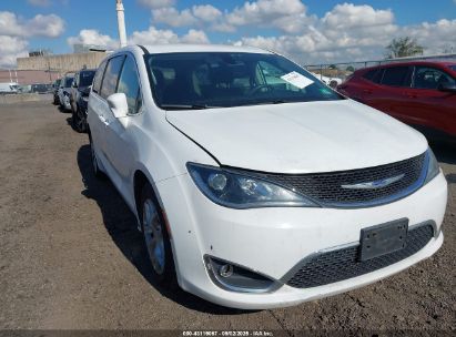 Photo CHRYSLER pacifica touring plus.