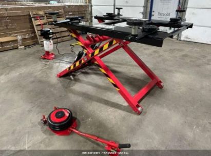 Photo MIDRISE LIFT p/u at branch  .