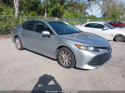 Photo TOYOTA camry le.