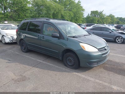 Photo TOYOTA sienna le.