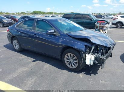 Photo TOYOTA camry le.