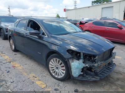 Photo FORD fusion energi titanium.