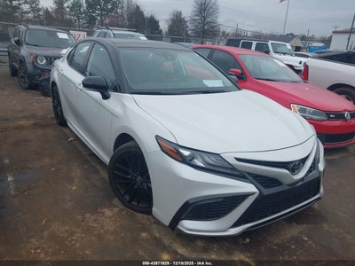Photo TOYOTA camry xse.