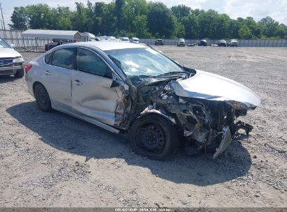 Photo NISSAN altima  .