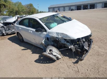 Photo KIA forte gt-line.