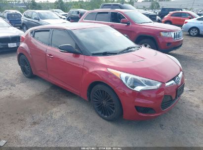 Photo HYUNDAI veloster base w/red/black.