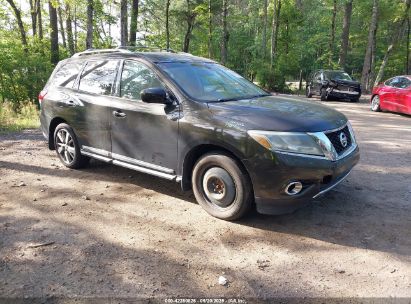 Photo NISSAN pathfinder platinum.